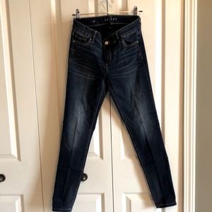 EUC White House Black Market Women’s “The Skinny” Jeans- Size 0